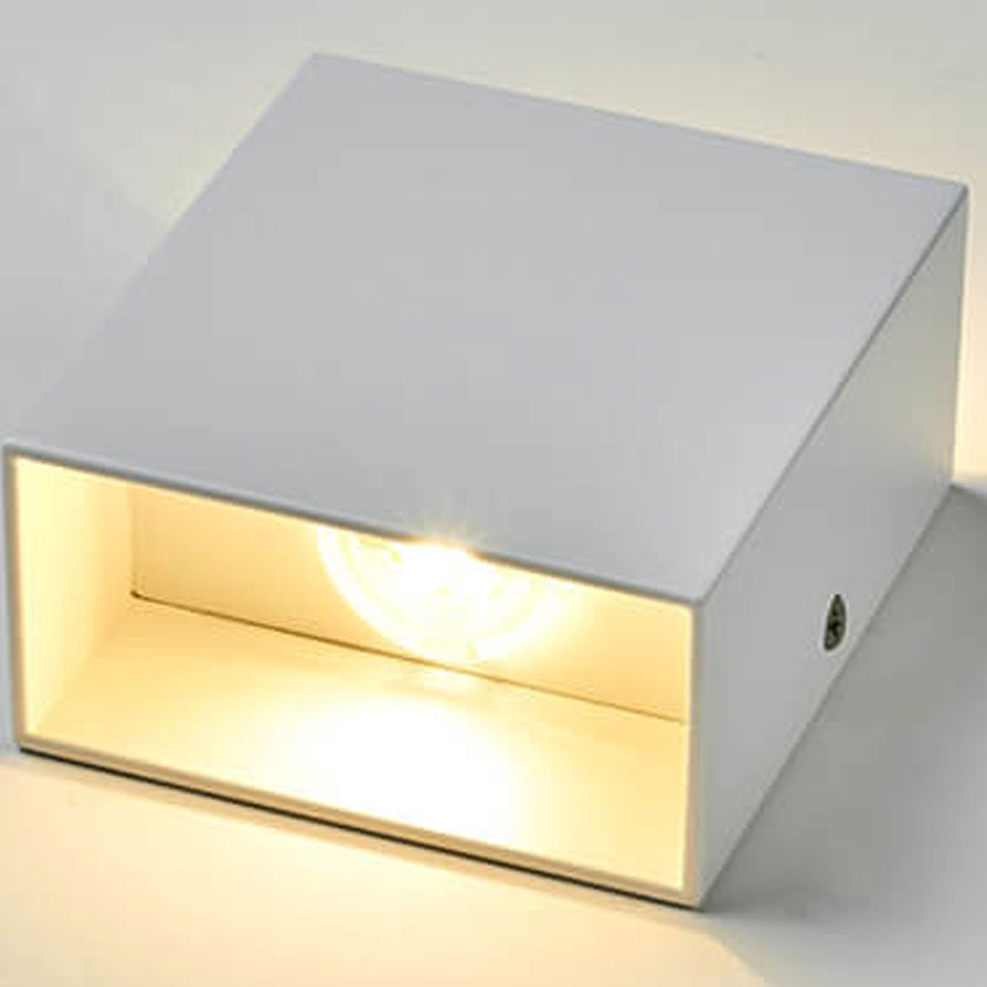 Outdoor Security Lamp with Adjustable Motion Sensor – Bright Wall Light