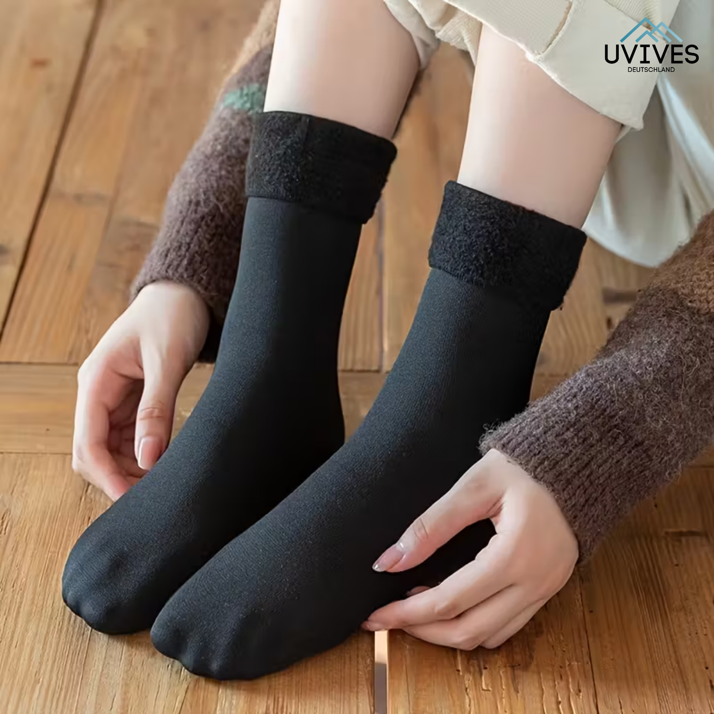 4 Pairs + 4 Free | Cozy Socks That Keep Your Feet Warm!