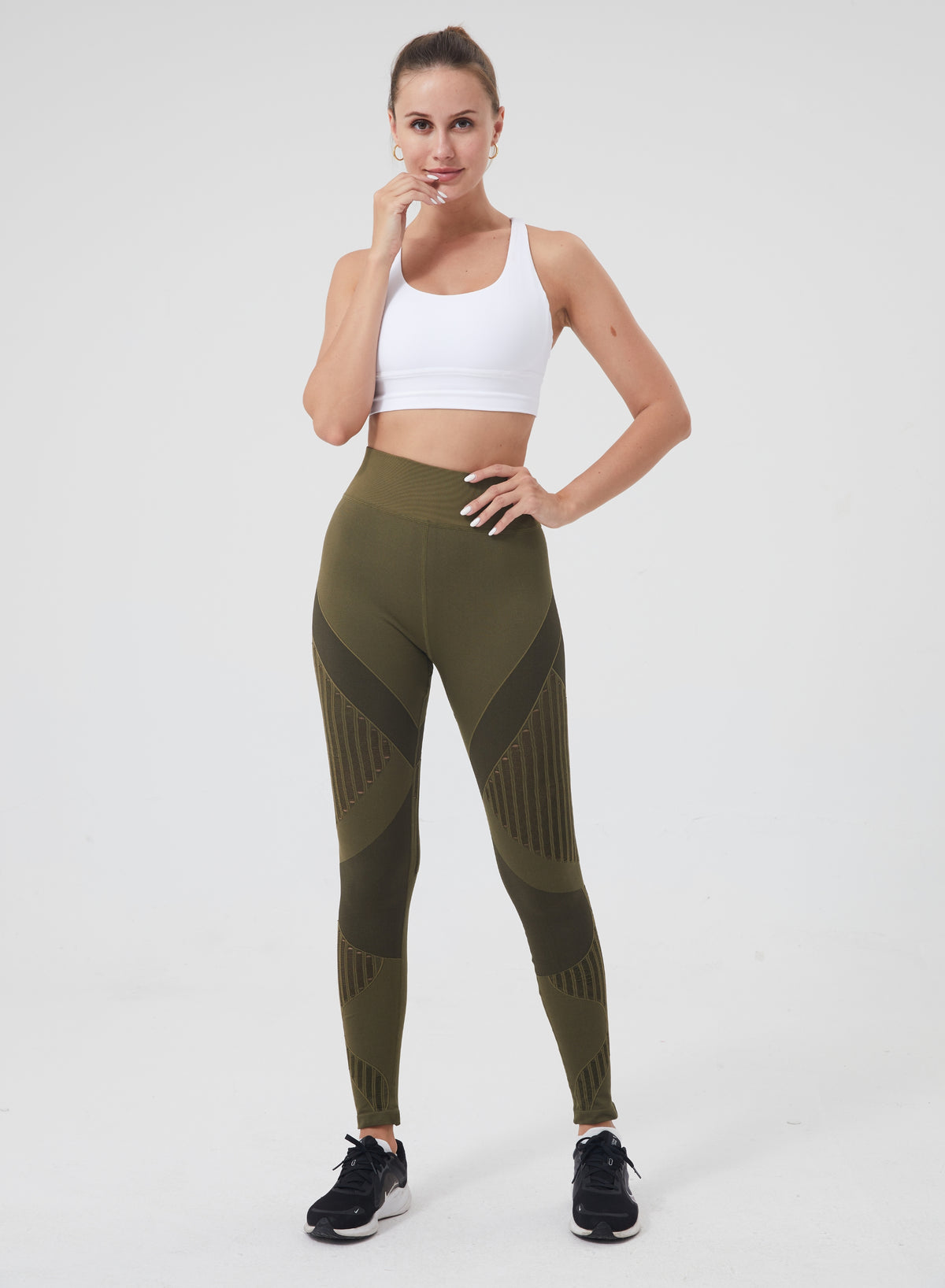 Sculpting Comfort Leggings for Smooth, Energized Legs