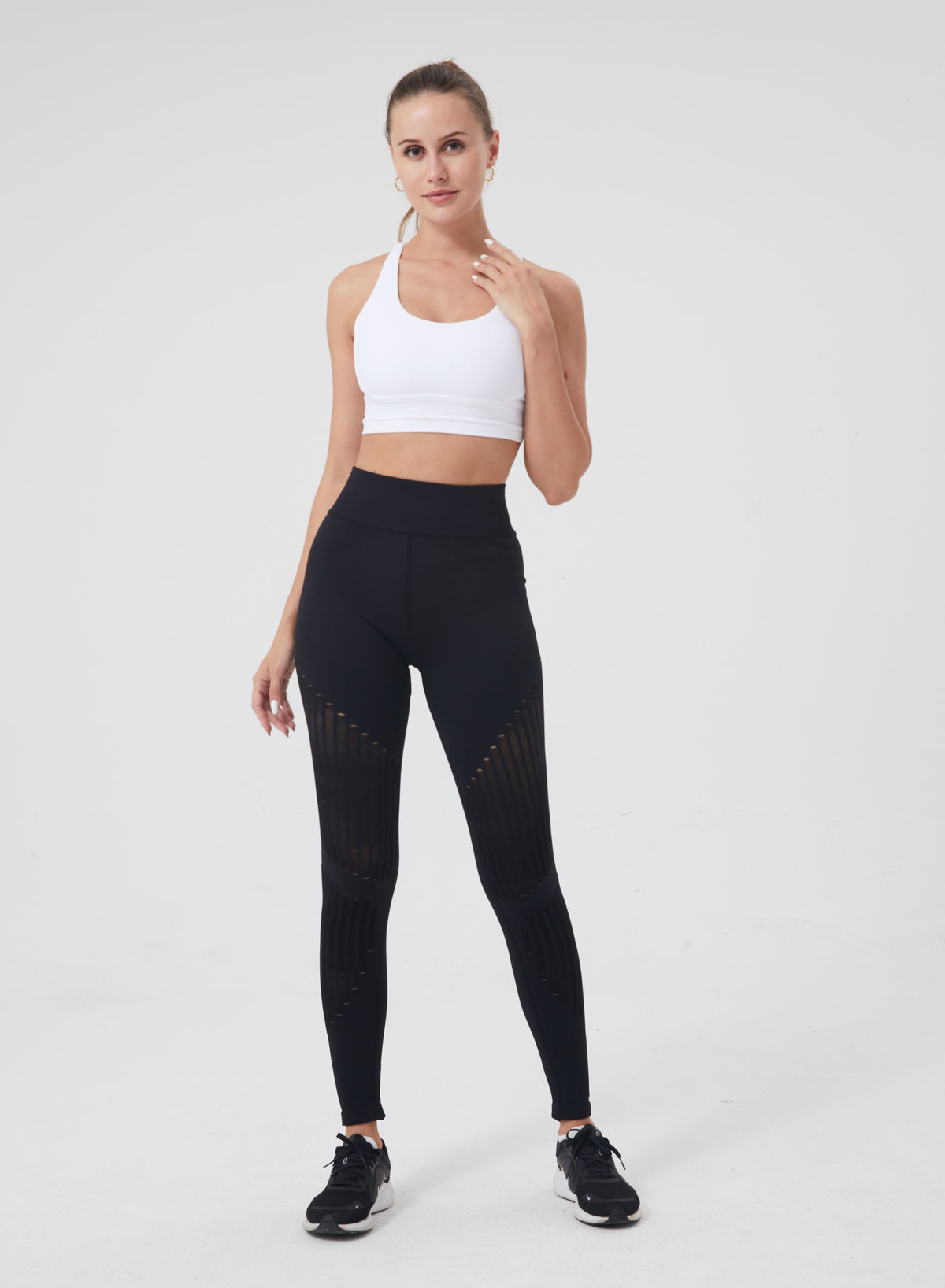 Sculpting Comfort Leggings for Smooth, Energized Legs