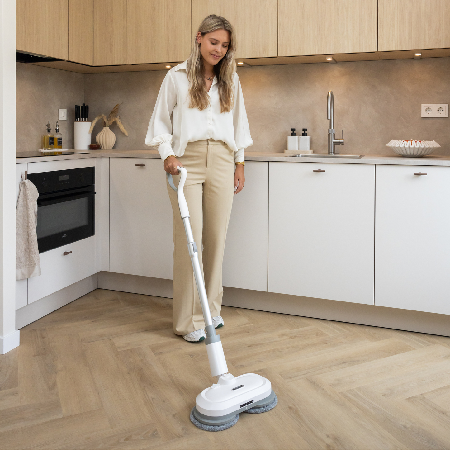 Cordless Smart Mop – Advanced Glide Technology for Easy Cleaning