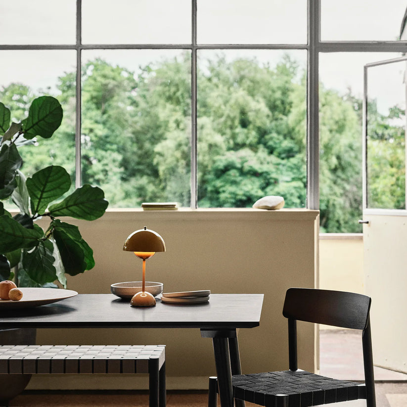 Dimmable Wireless Table Lamp in Scandinavian Design
