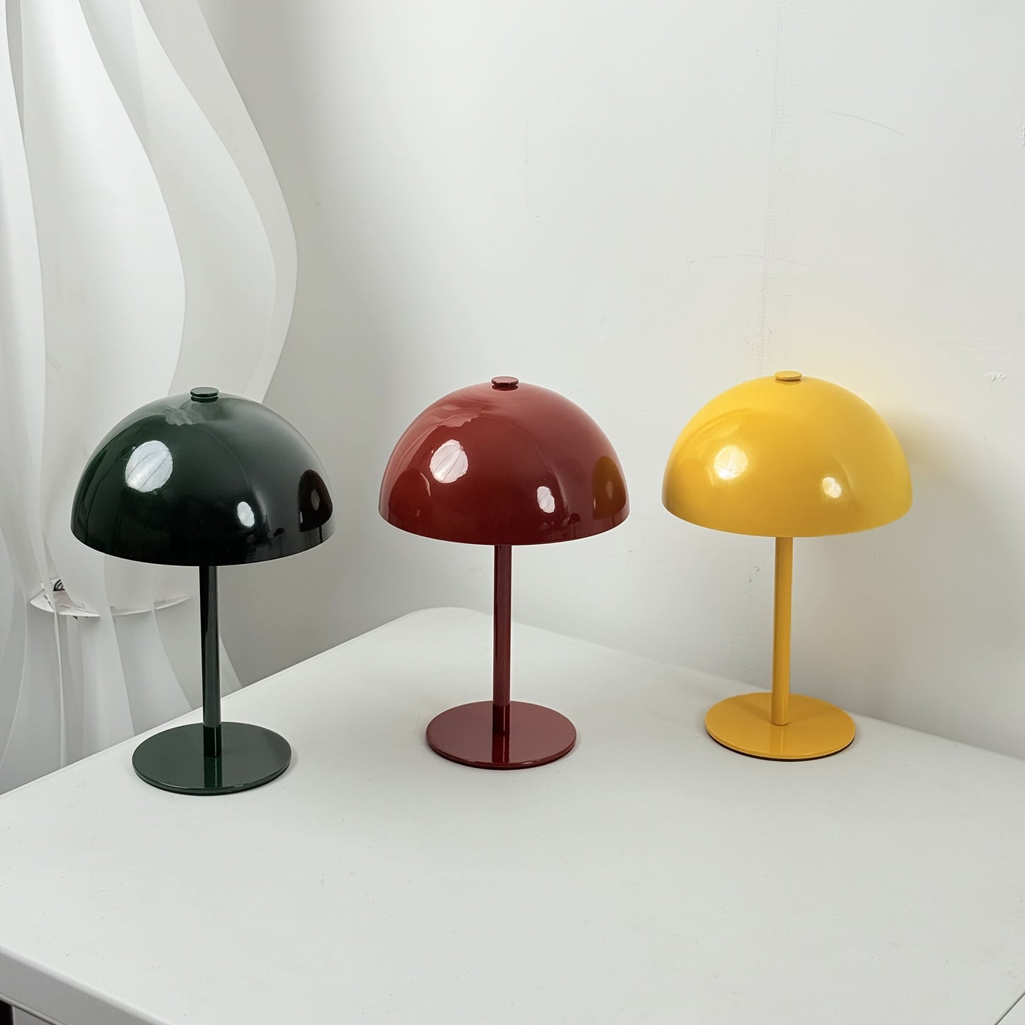 Wireless Touch-Controlled Table Lamp