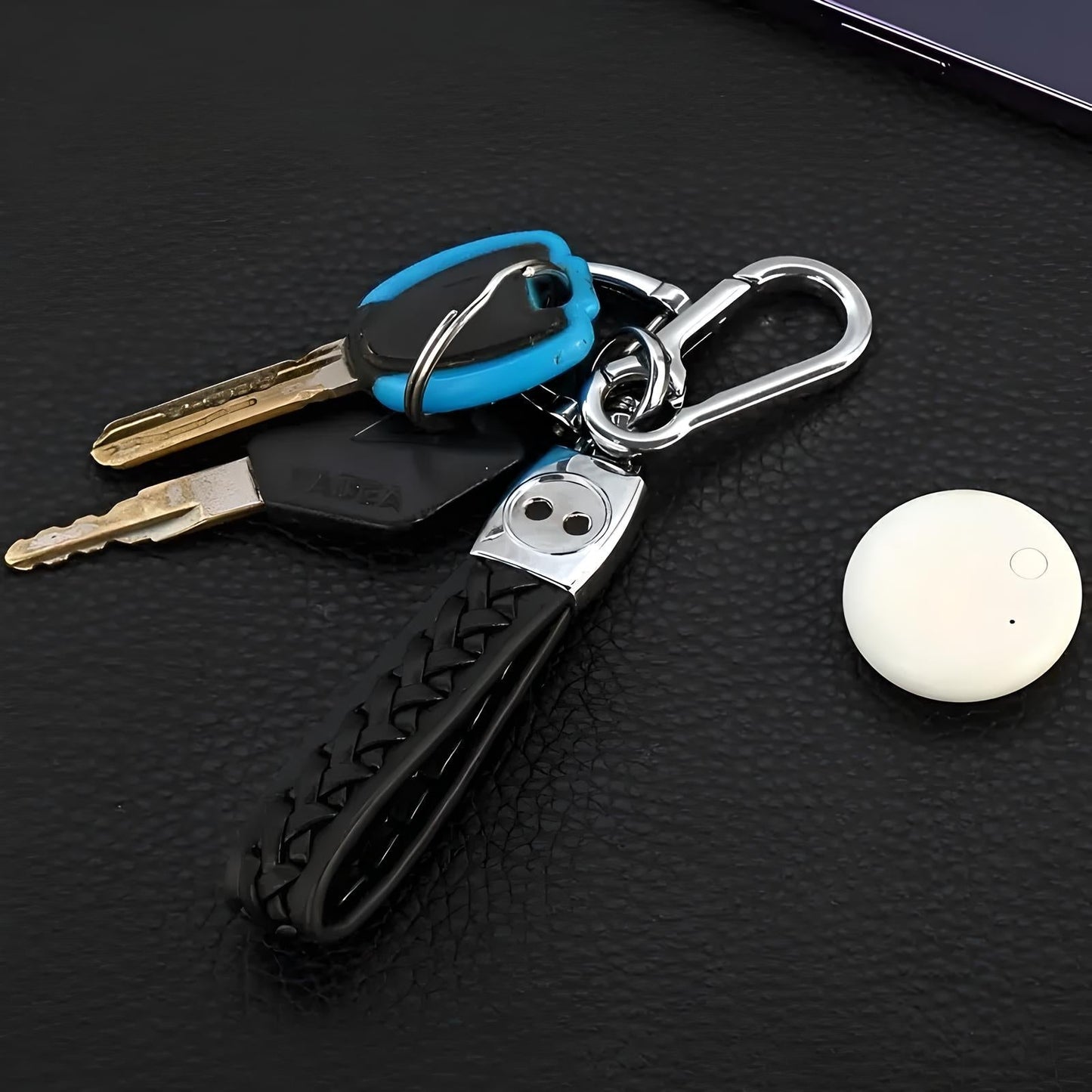 Luggage Tracker for Real-Time Monitoring and Security