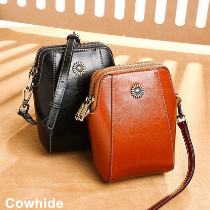 Chic Crossbody Bag with Coordinated Shell Accents