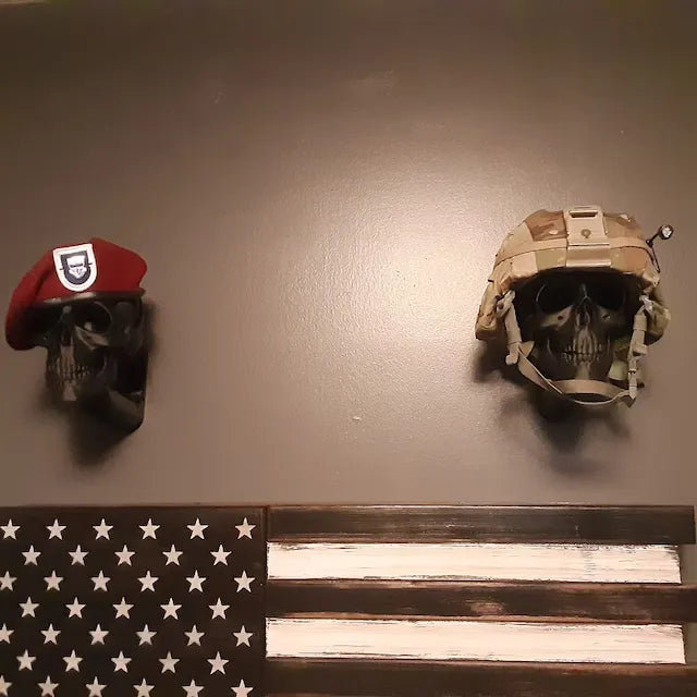 3D Skull Helmet Showcase Stand
