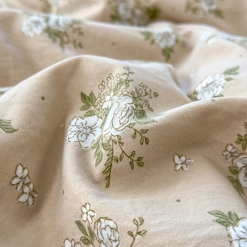 Lightweight Summer Quilt with Floral Design for Comfortable Sleep