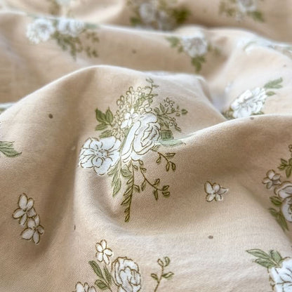 Lightweight Summer Quilt with Floral Design for Comfortable Sleep