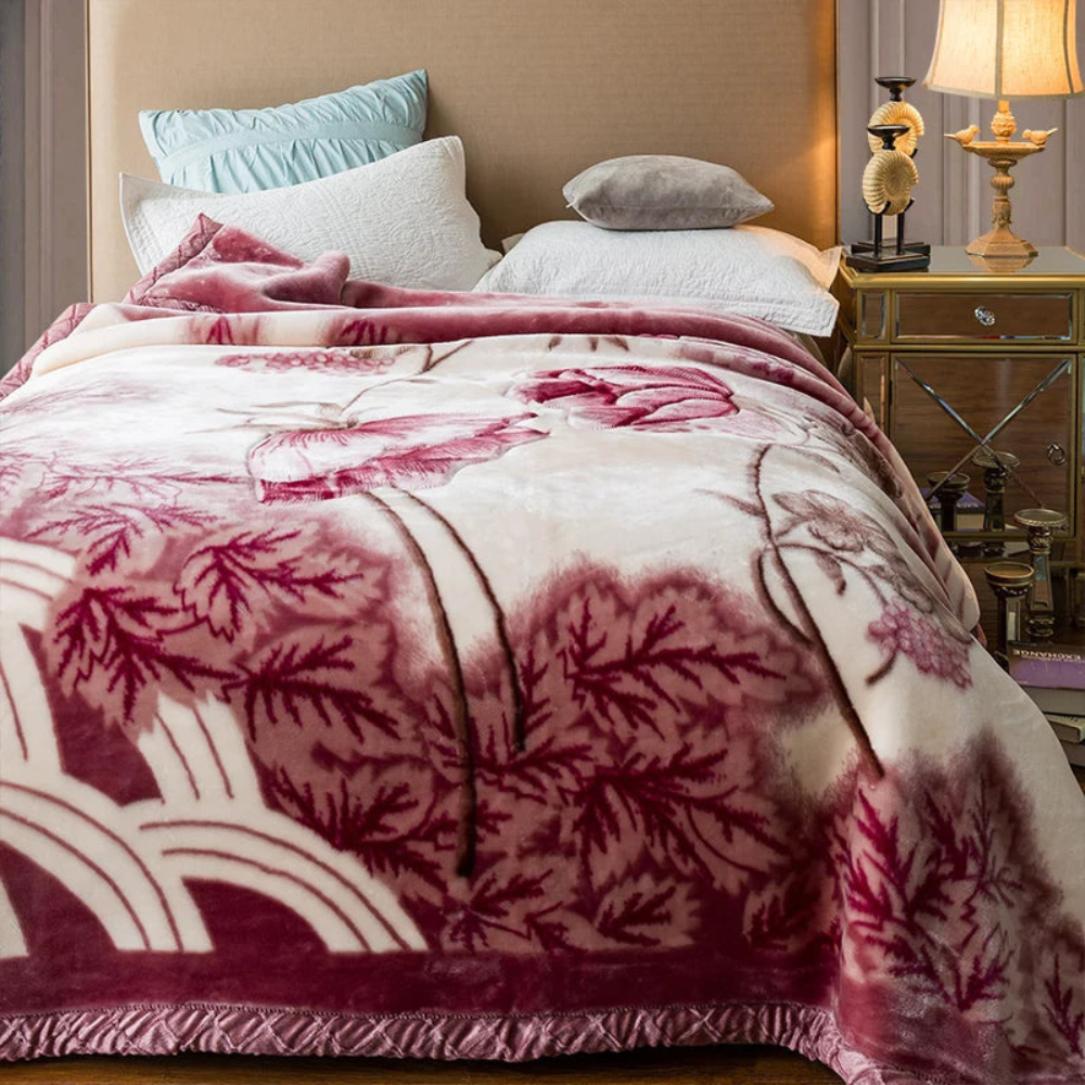 Plush Decorative Weighted Blanket in Quilt Style