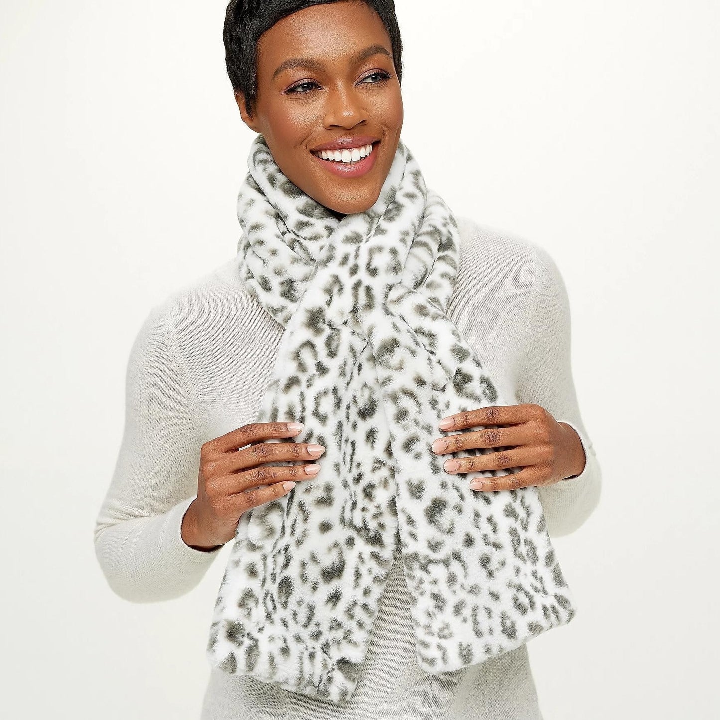 Chic Faux Fur Infinity Scarf with Hidden Zip Pocket