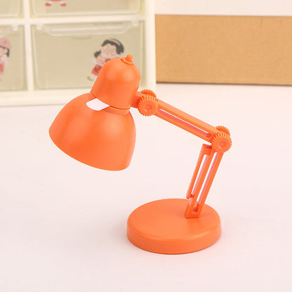 Compact Magnetic Desk Light for Cozy Evenings