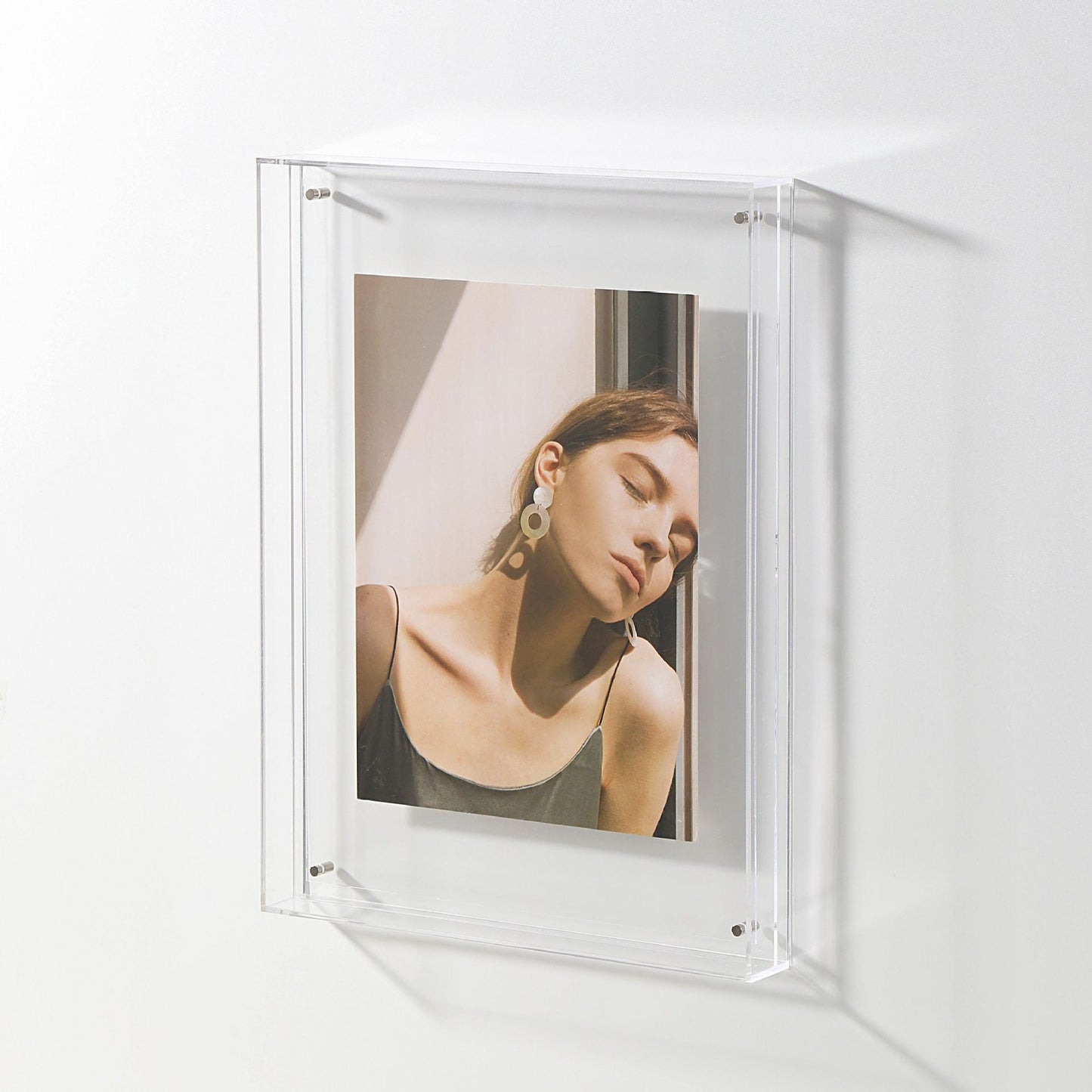 Elegant Acrylic Display Stand for Photos and Décor