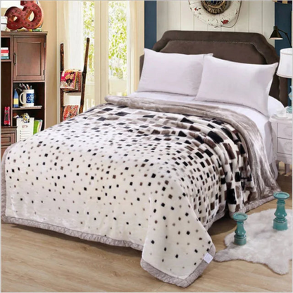 Plush Decorative Weighted Blanket in Quilt Style