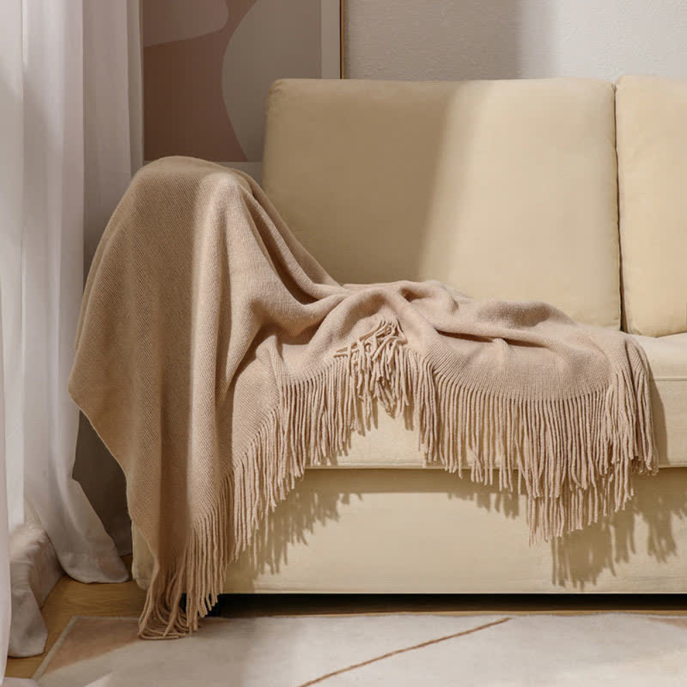 Chic Textured Blanket with Stylish Tassels