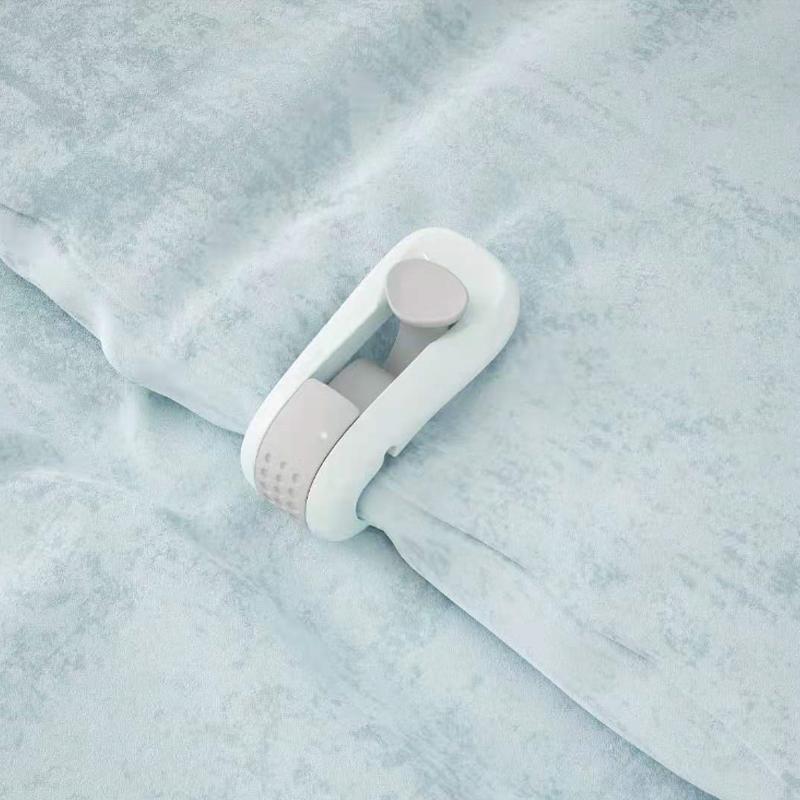 Duvet Clip for Quilts – Secure Holder