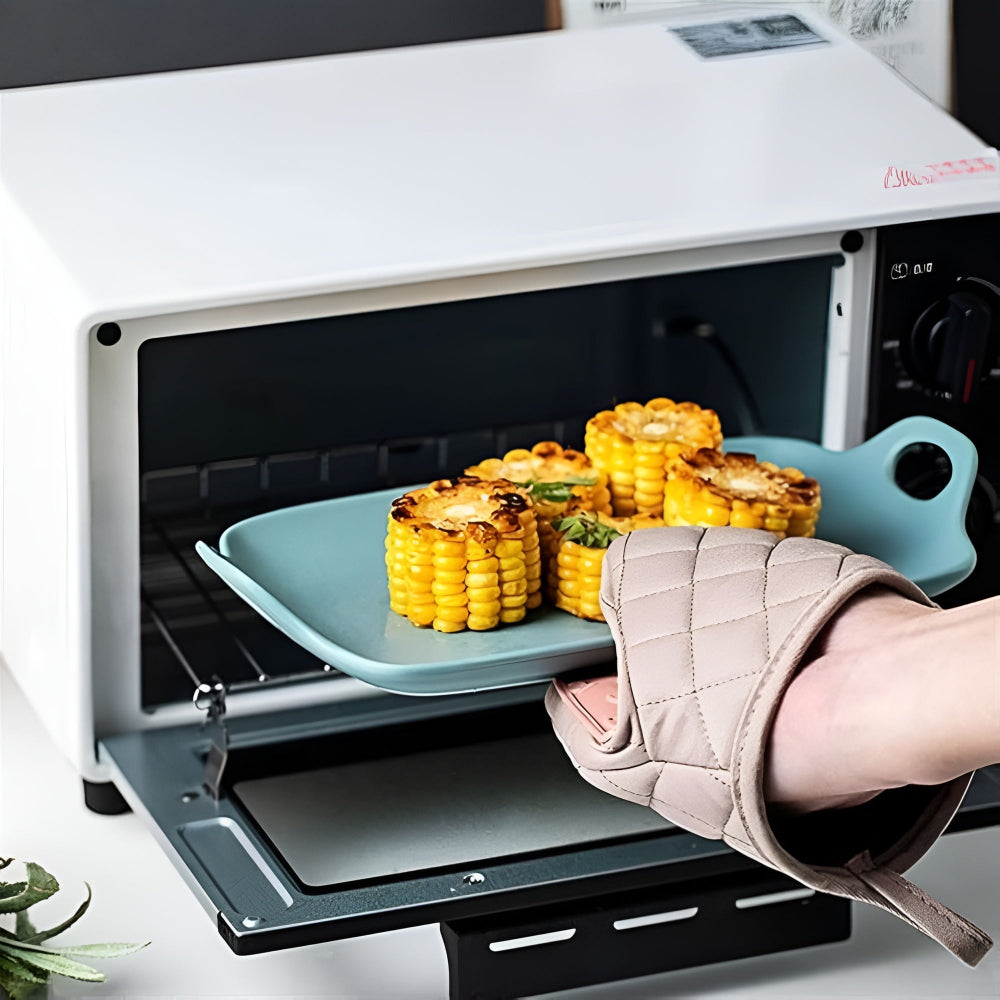 Heat-Resistant Quilted Kitchen Gloves for Safe Cooking