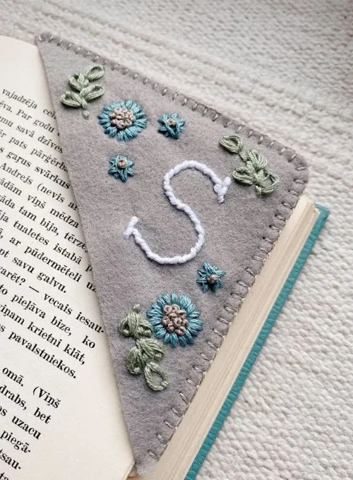 Handcrafted Seasonal Bookmarks – Never Lose Your Place Again