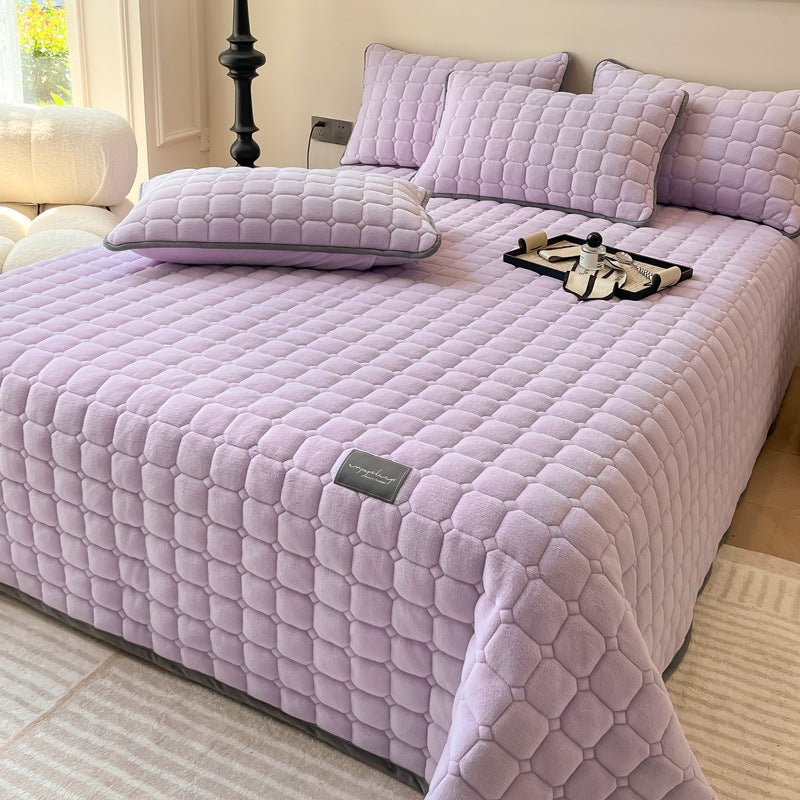 Soft and Elegant Bedspread with Modern Square Pattern