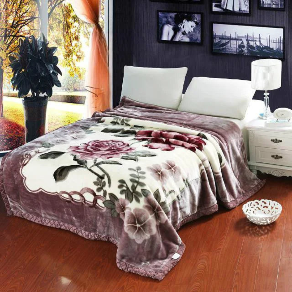 Plush Decorative Weighted Blanket in Quilt Style