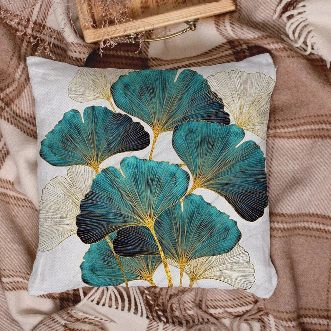 Soft and Cozy Cushion Cover with Ginkgo Leaf Design | 45×45 cm