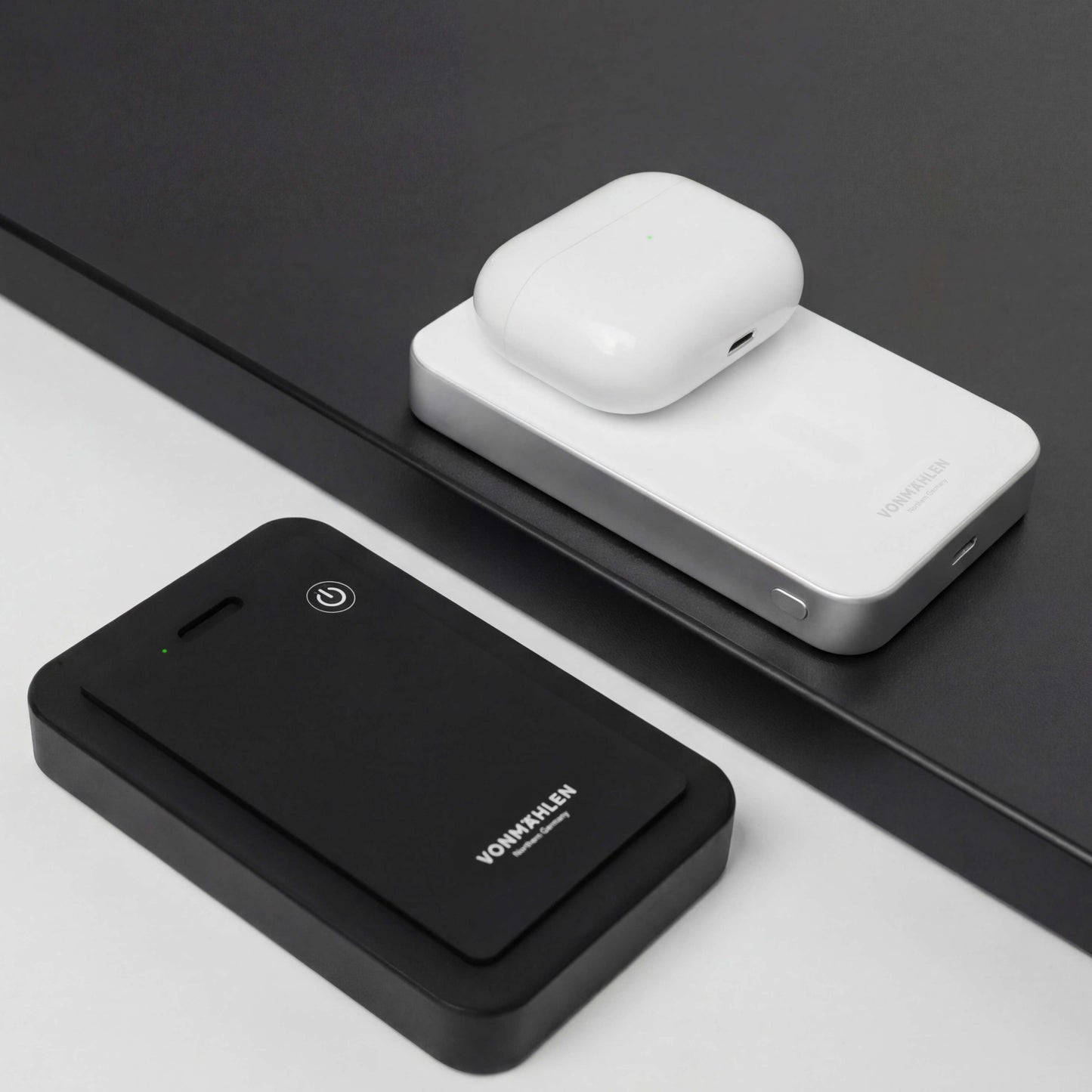 Magnetic Wireless Power Bank 10,000 mAh | Sleek Qi2 Charger
