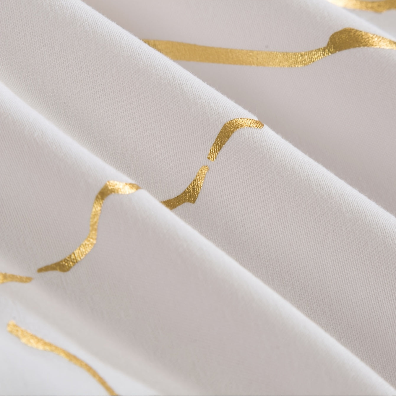 Modern Design Quilt Cover Set – Stylish Bedding Ensemble