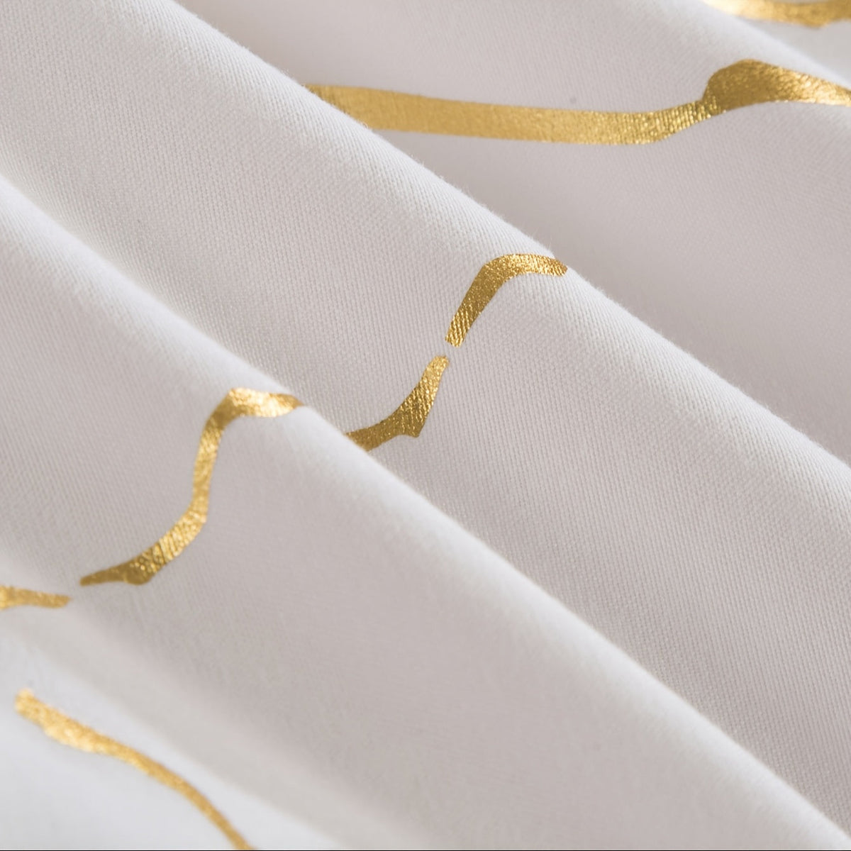 Chic Comfort Quilt Set for Dreamy Bedrooms