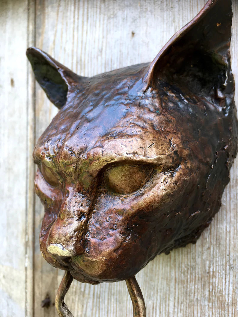Playful Welcome Touch for Cat Lovers