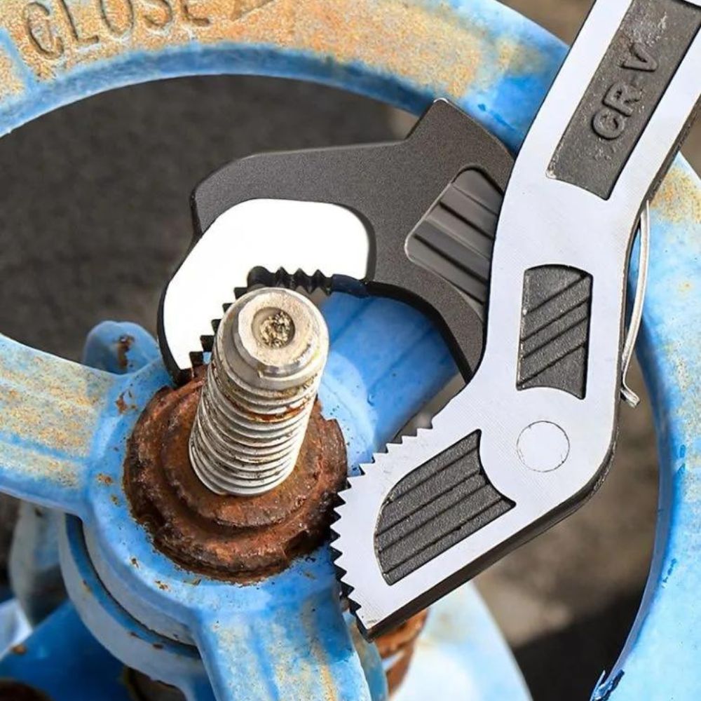 Versatile Smart Wrench | Self-Adjusting Tool for All Fasteners