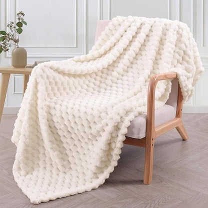 Checkered Patterned Throw Blanket – Soft and Cozy for All Seasons