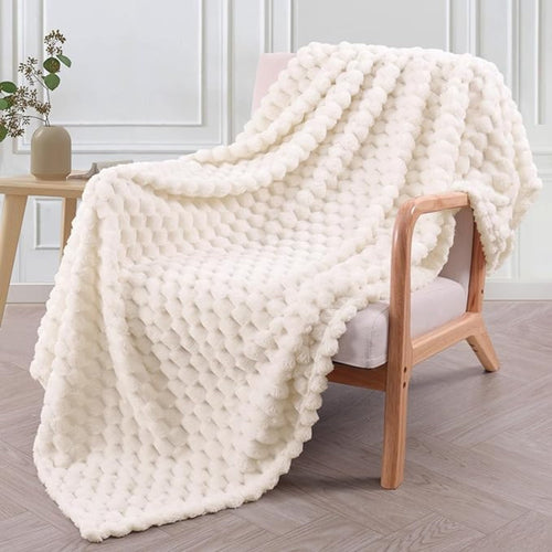 Checkered Patterned Throw Blanket – Soft and Cozy for All Seasons