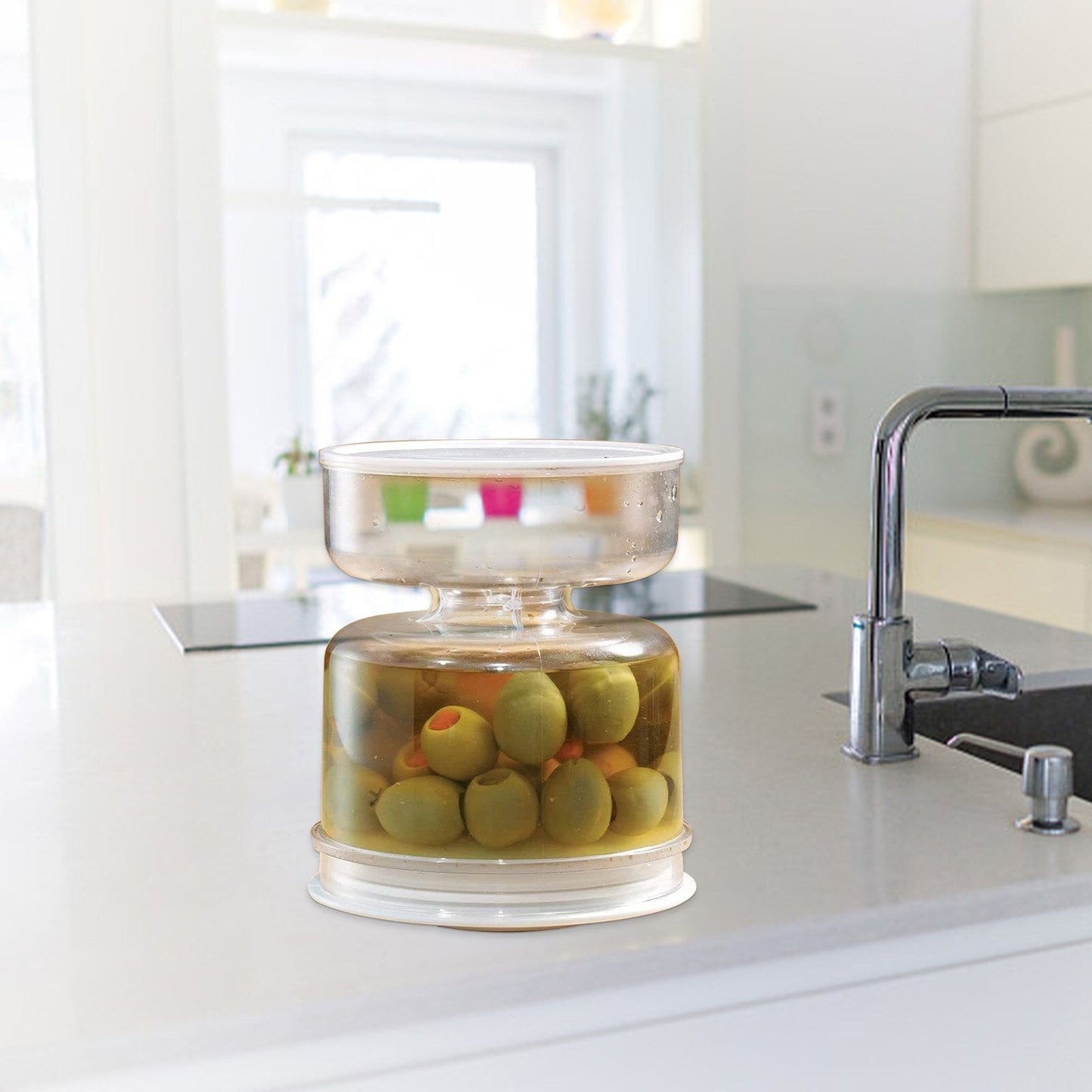 Leak-Proof Pickling Jar with Built-In Strainer