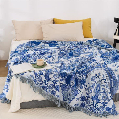 Chic Cotton Tassel Throw for Elegant Living Spaces
