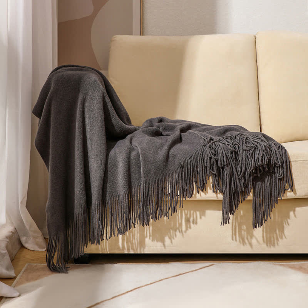 Chic Textured Blanket with Stylish Tassels