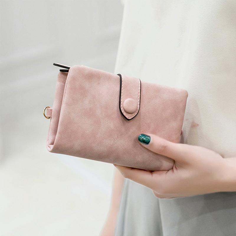 Compact Elegance: Women’s Trifold Wallet in Luxurious Leather