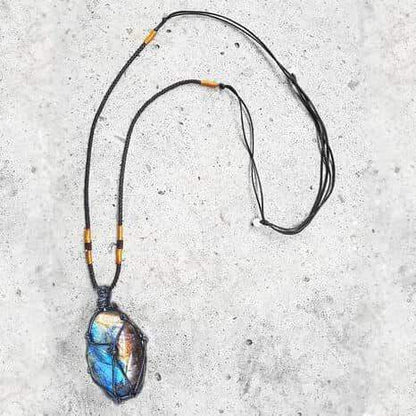 Labradorite Necklace – Mystical and Energizing Jewelry for Personal Strength