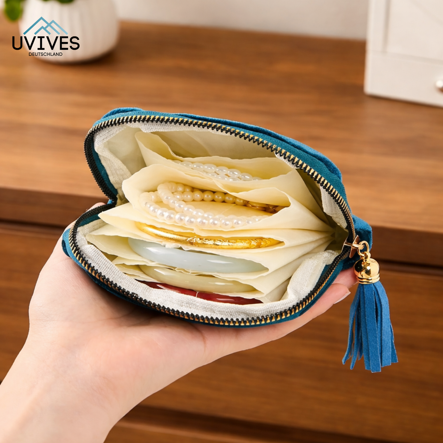 Jewelry Organizer: Keep Your Accessories Safe, Tangle-Free, Anywhere