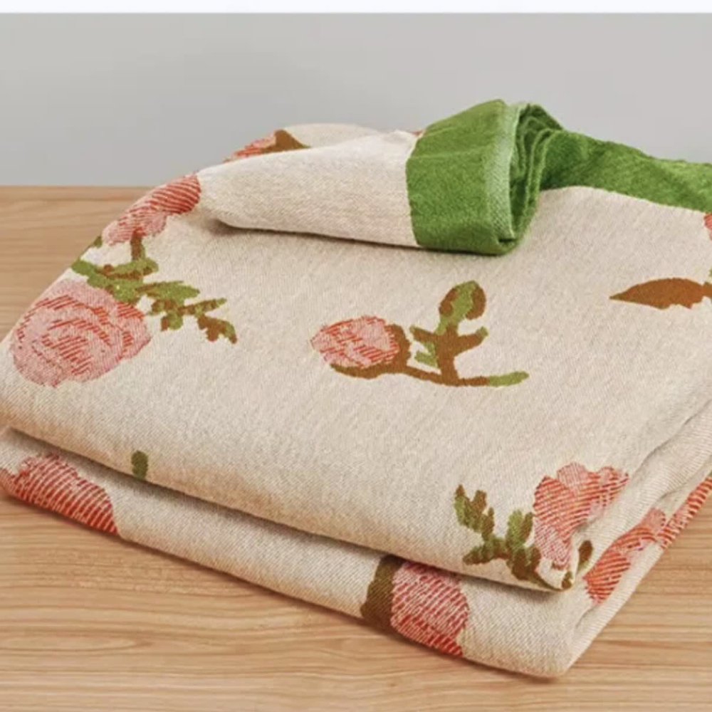 Eco-Friendly Cooling Blanket Made from Bamboo Fiber