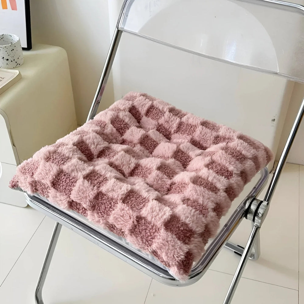 Plush Checkered Comfort Seat Cushion for Cozy Living