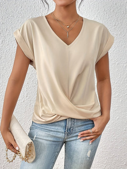 Casual T-Shirt with Sweetheart Neckline for Everyday Wear
