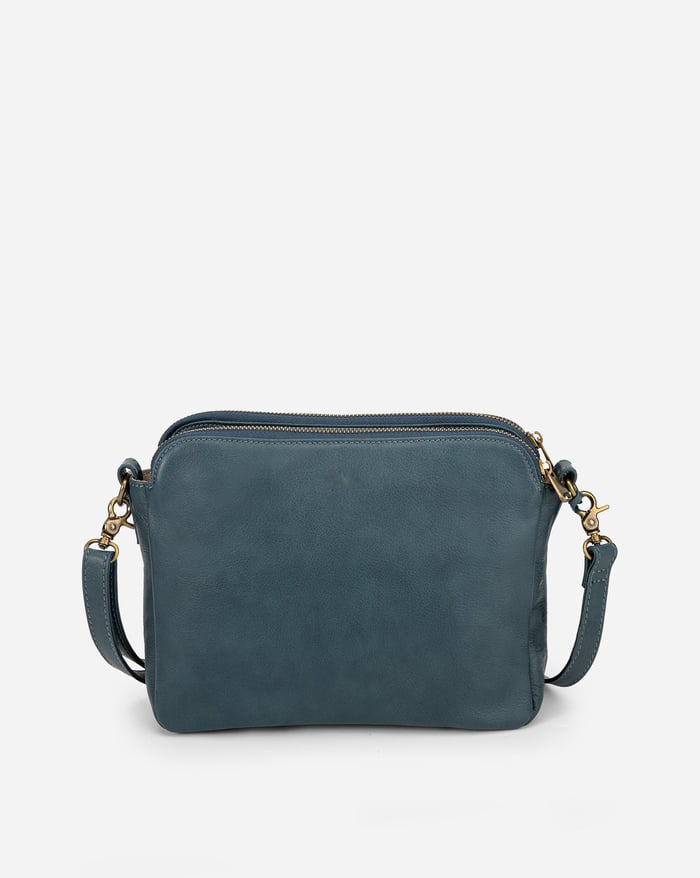 Sleek Leather Crossbody Bag for Everyday Essentials