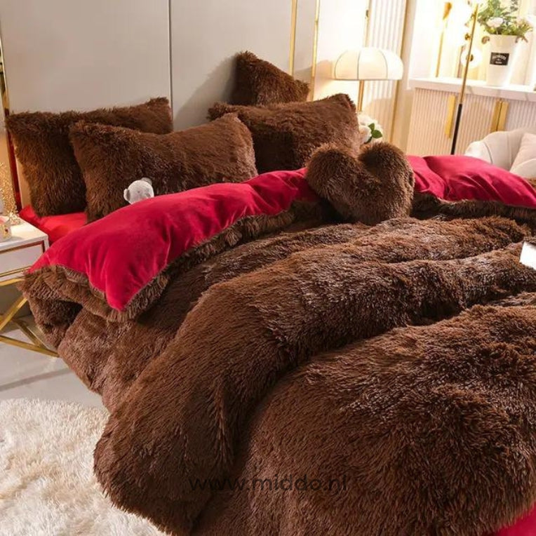 Cozy 5-Piece Fleece Bedding Set with Free Heart Pillow