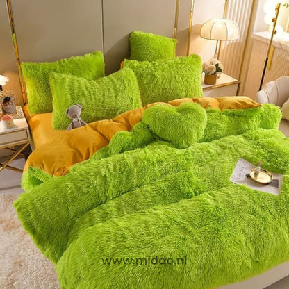 Cozy 5-Piece Fleece Bedding Set with Free Heart Pillow
