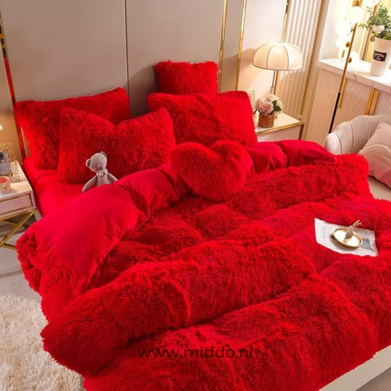 Cozy 5-Piece Fleece Bedding Set with Free Heart Pillow