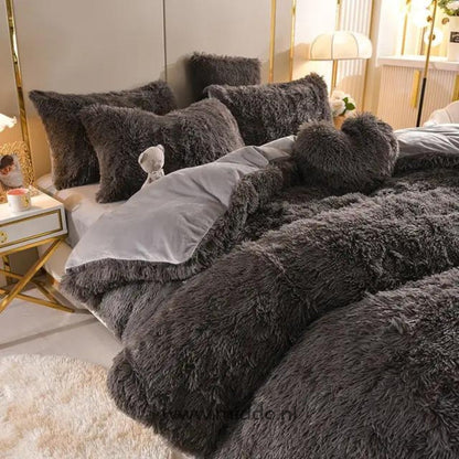 Cozy 5-Piece Fleece Bedding Set with Free Heart Pillow