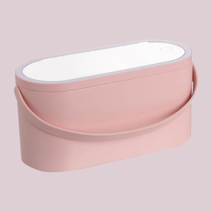 Travel-Ready Glamour Organizer with Perfect Lighting