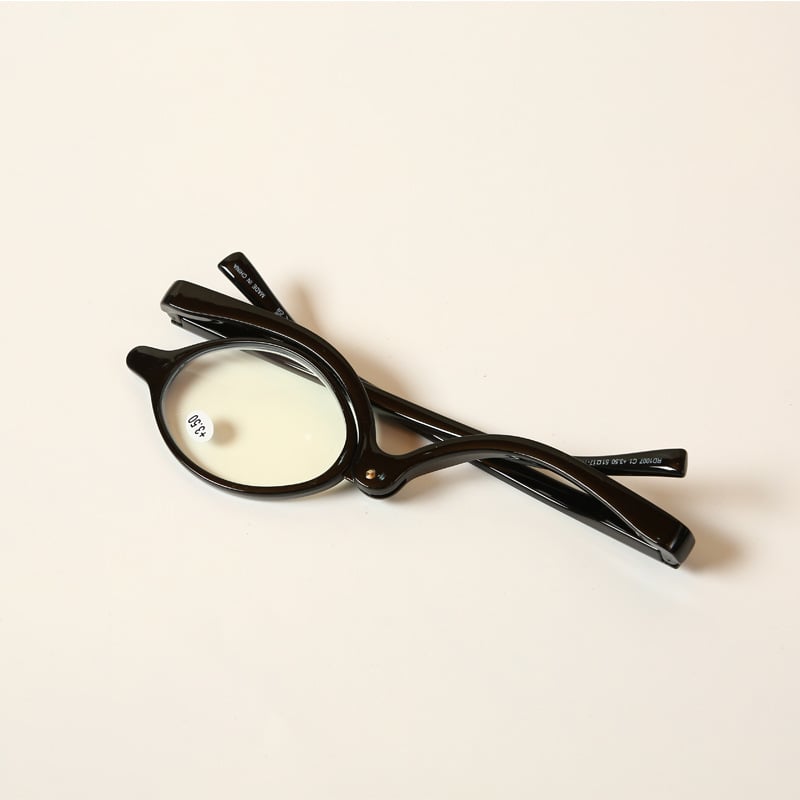 Transform Your Makeup Routine with ZoomVision™ Lenses