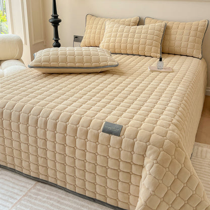 Soft and Elegant Bedspread with Modern Square Pattern