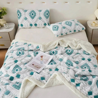 Double-Layered Velvet and Lambswool Blanket - Thick and Cozy - Geometric Throw for Sofa and Bed