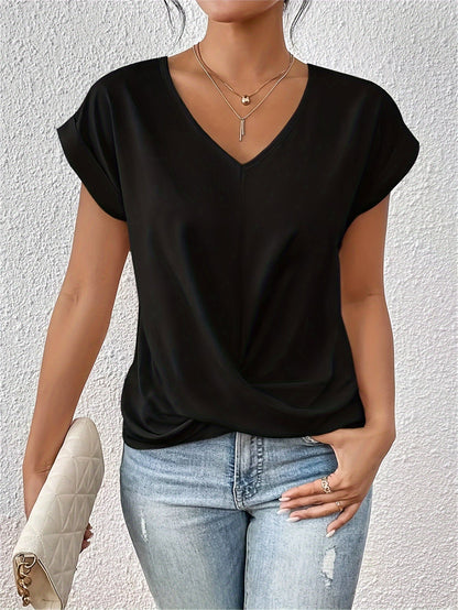 Casual T-Shirt with Sweetheart Neckline for Everyday Wear